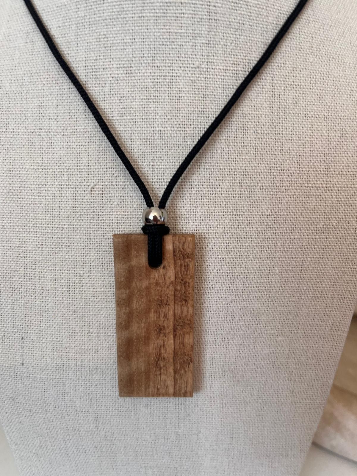 Wooden pendant necklace